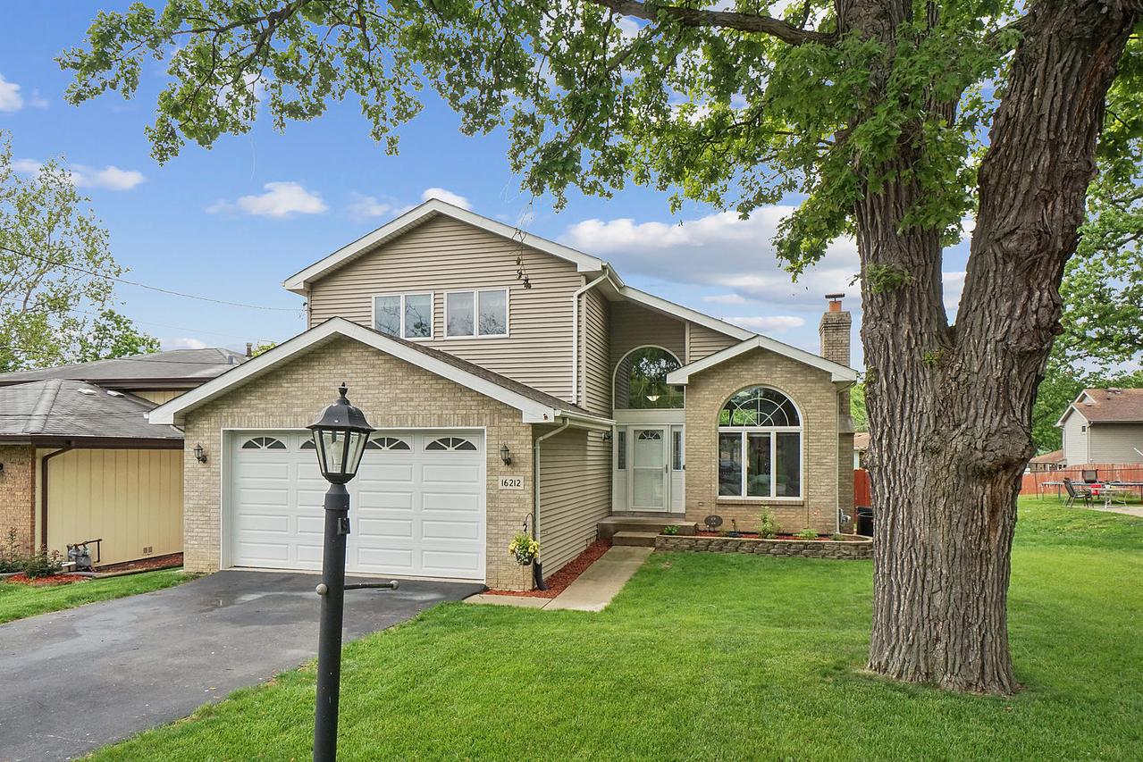 16212 Forest Ave., Oak Forest, IL 60452