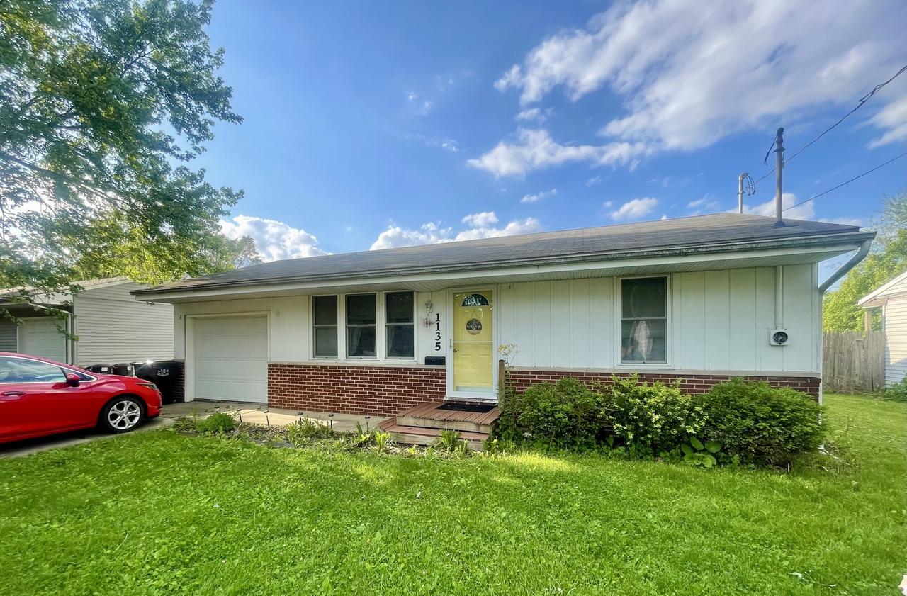1135 Roselawn Dr., Paxton, IL 60957