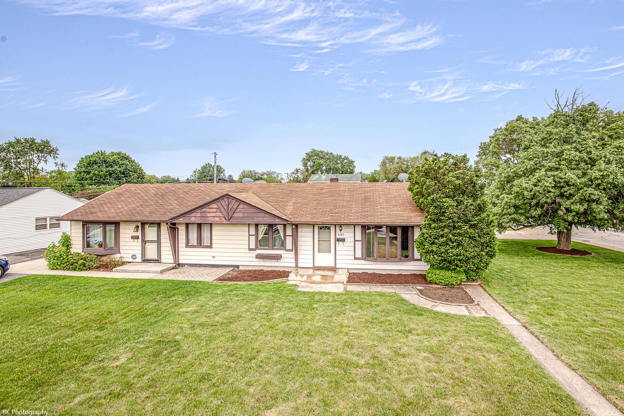 4243 W 90th Pl., Hometown, IL 60456