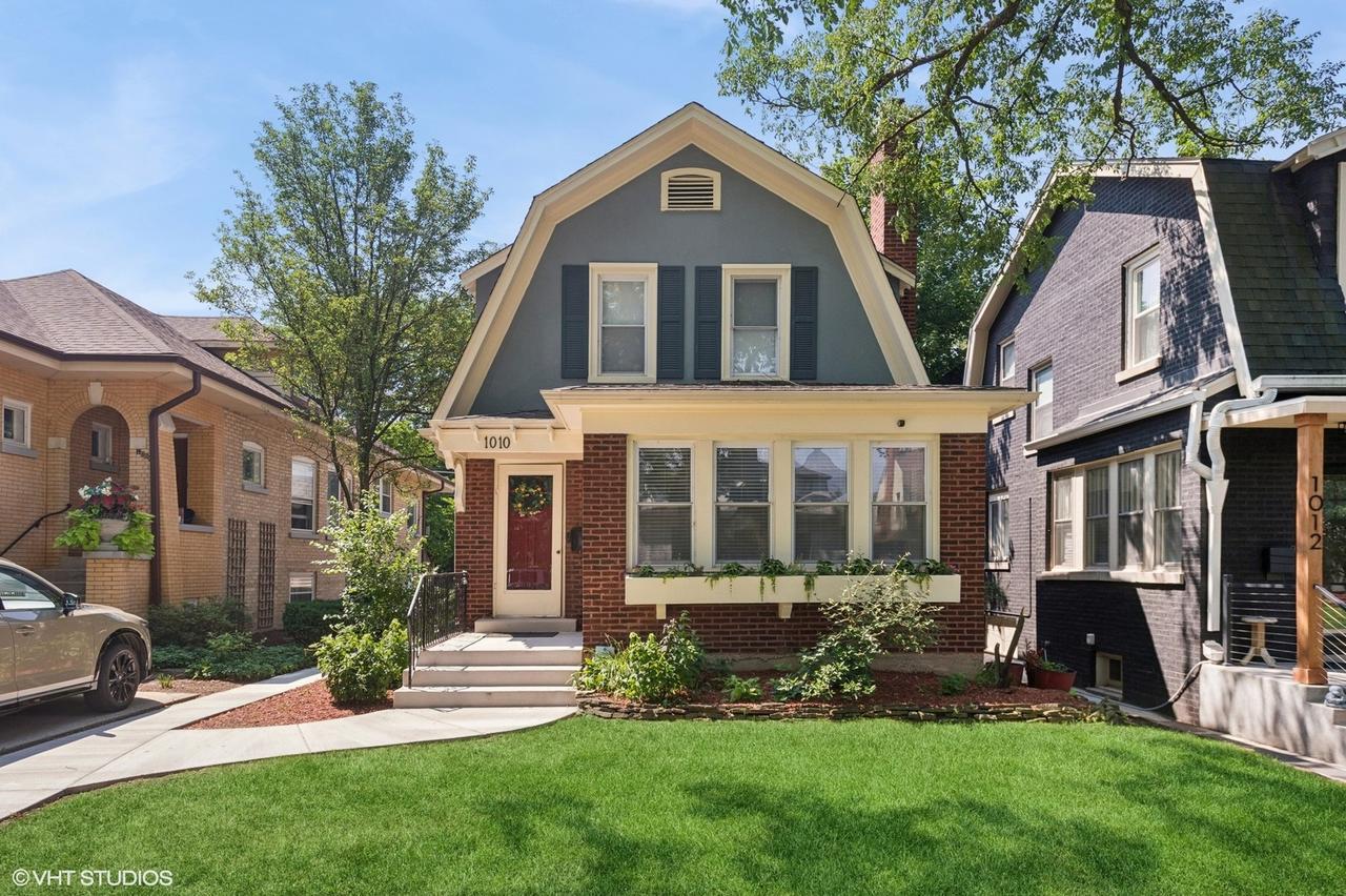 1010 Harvard Ter., Evanston, IL 60202