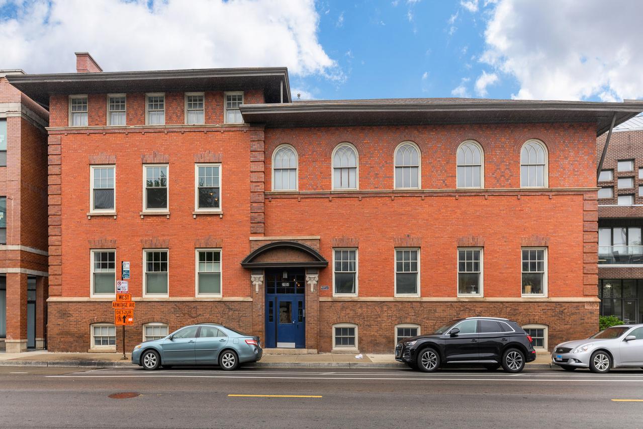 2150 W North Ave. #4, Chicago, IL 60647