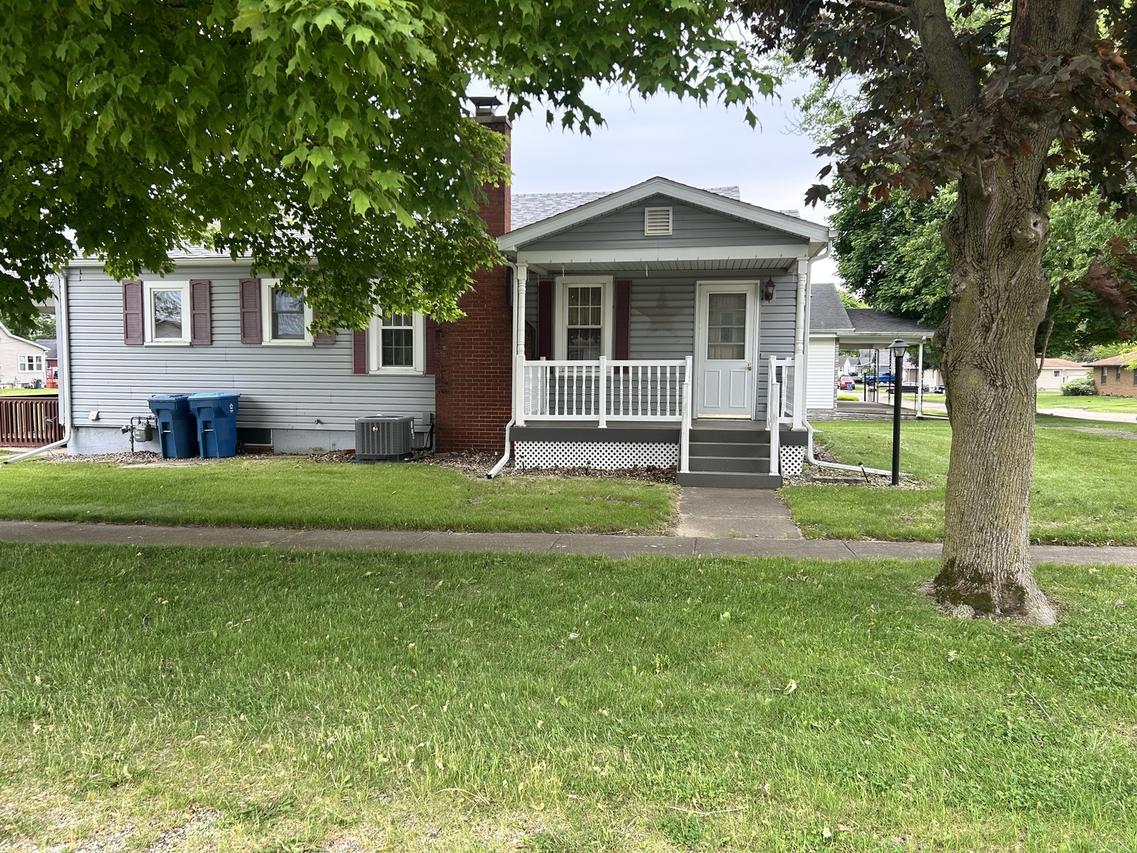 103 S Selby St., Ladd, IL 61329