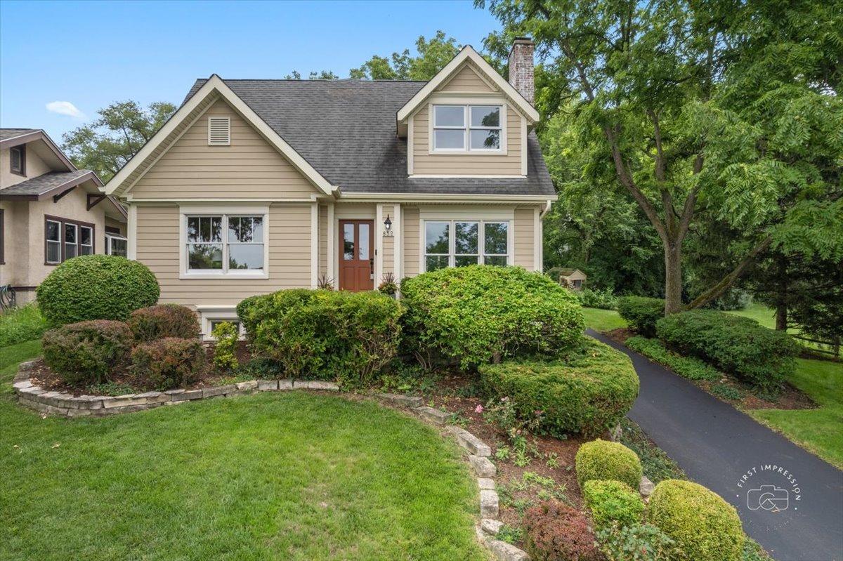 832 N 2nd Ave., St. Charles, IL 60174