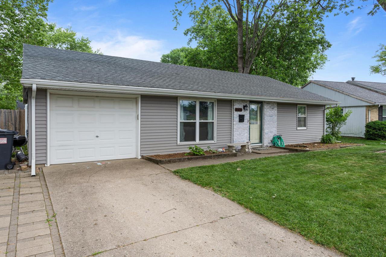 1606 Lincolnwood Dr., Urbana, IL 61802