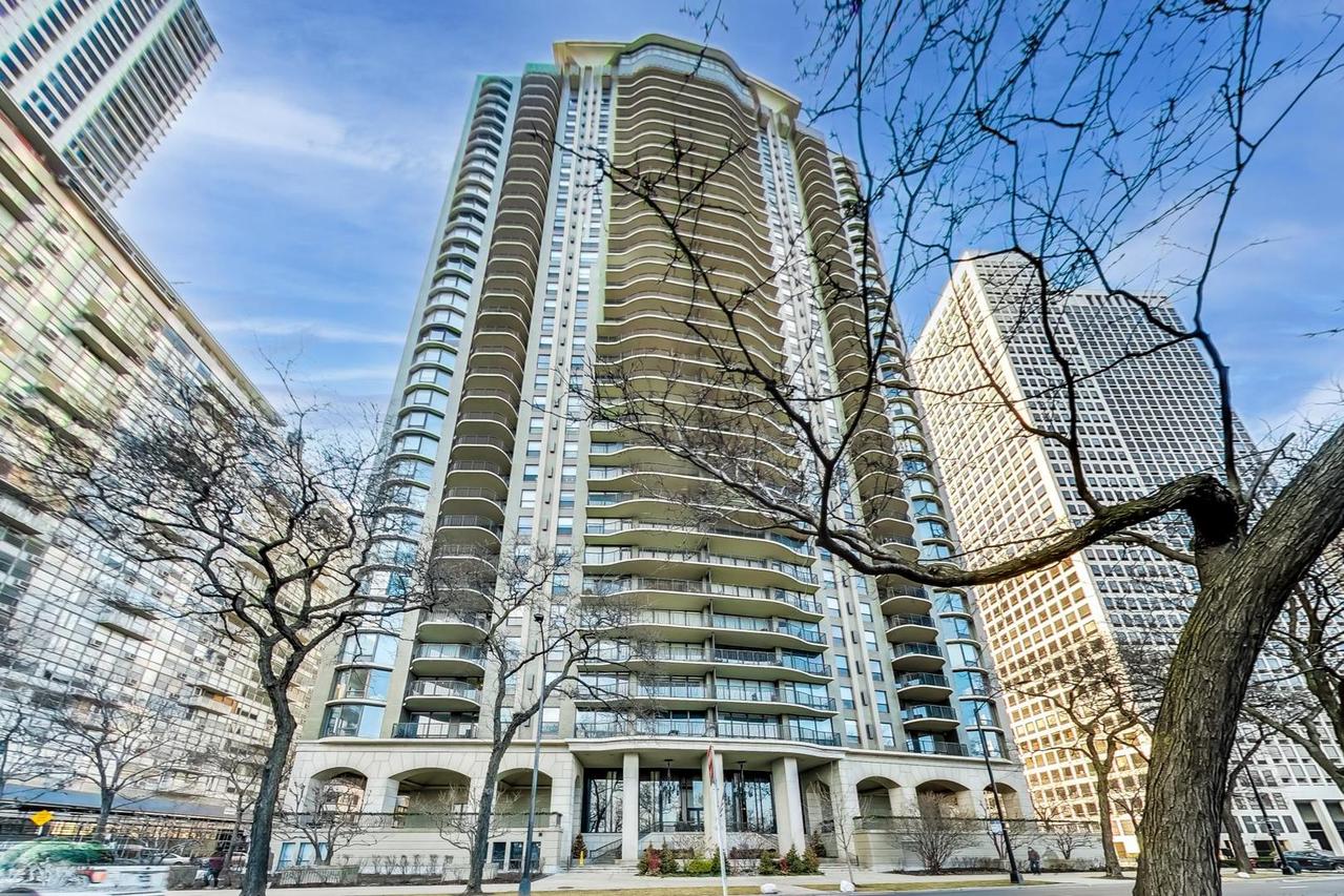1040 N Lake Shore Dr. #7B, Chicago, IL 60611