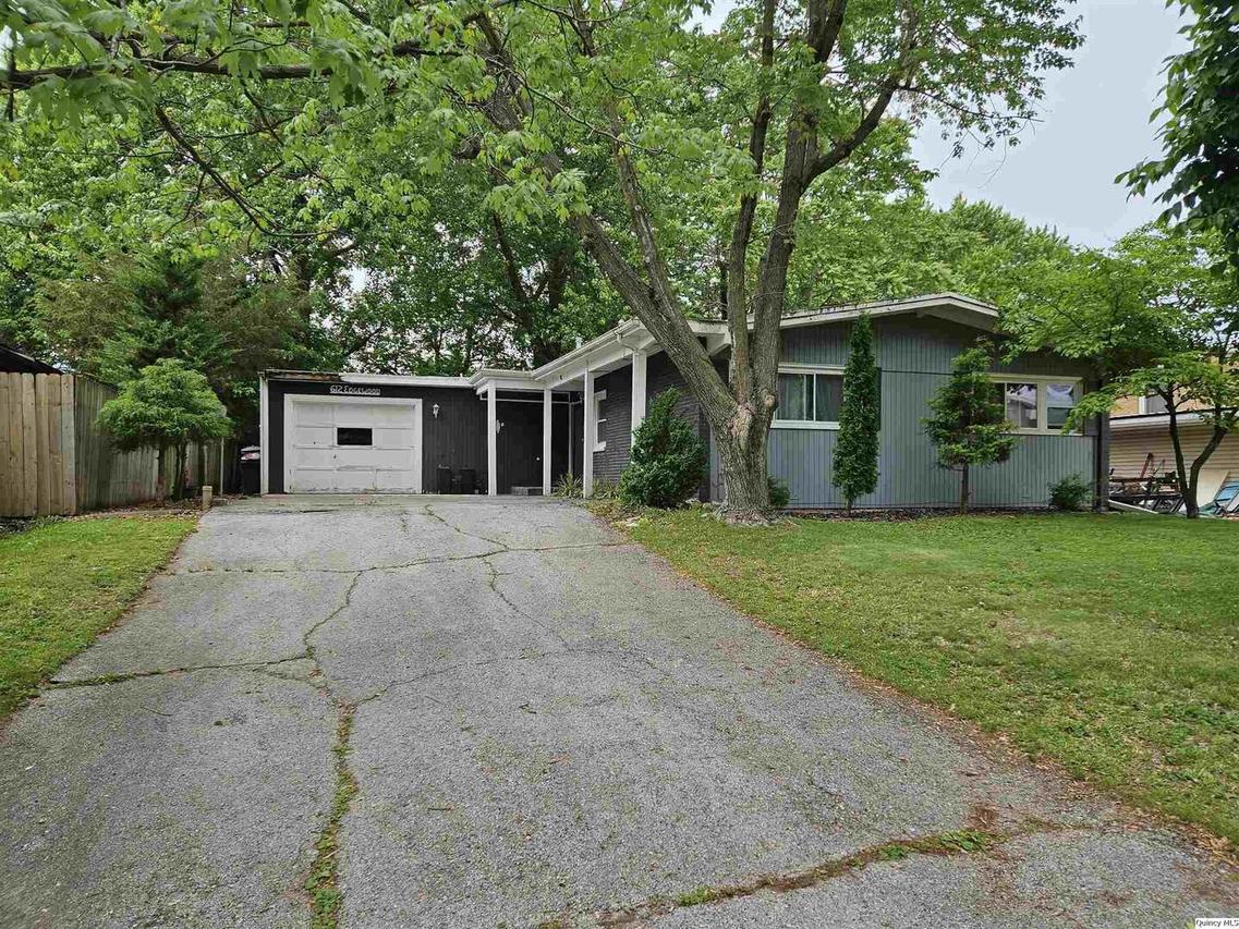 612 Edgewood Dr., Quincy, IL 62301