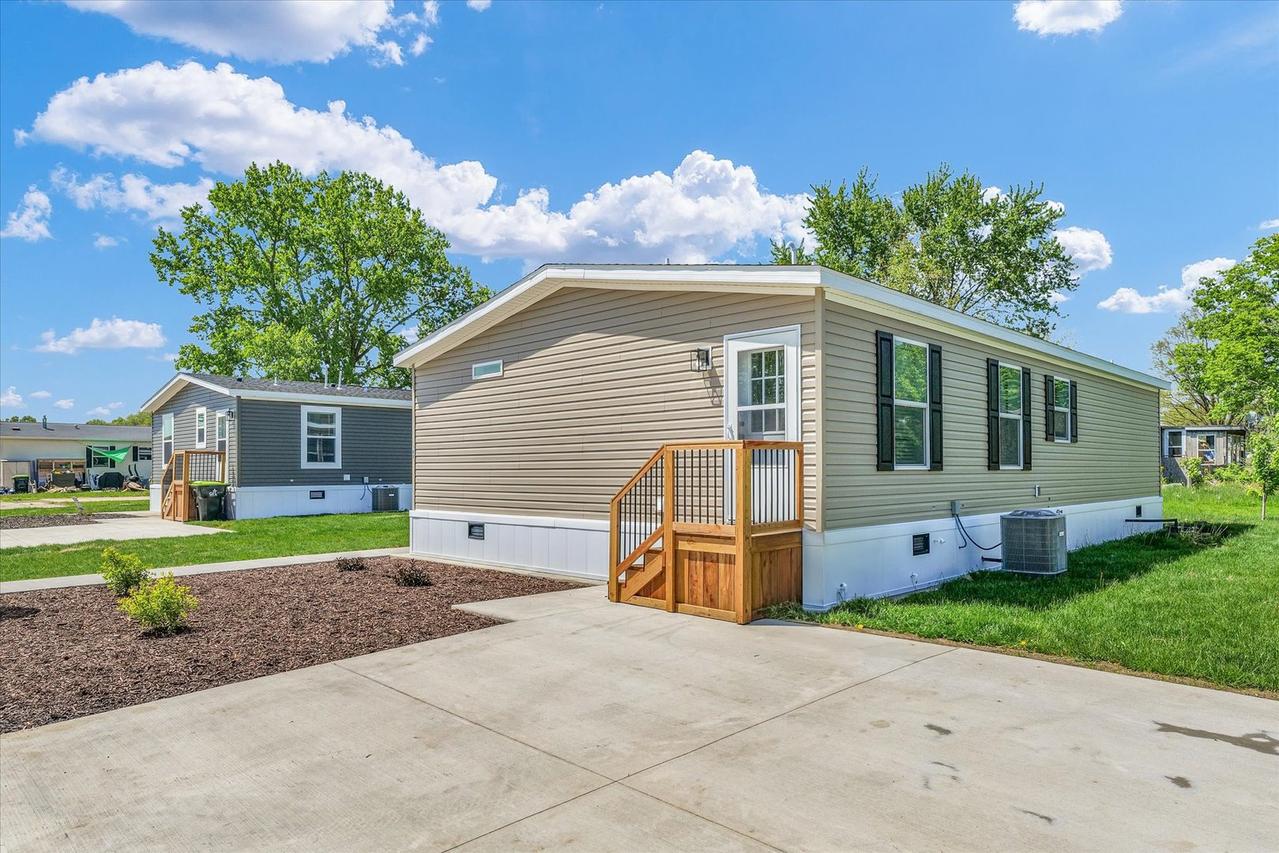 189 Franklin Blvd., Mahomet, IL 61853