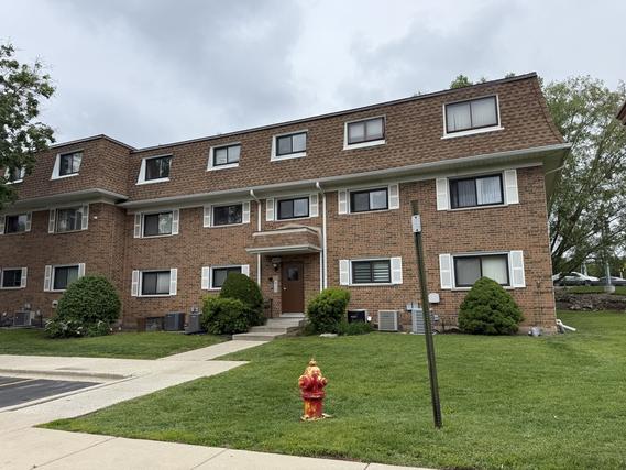 4100 Cove Ln. #F, Glenview, IL 60025