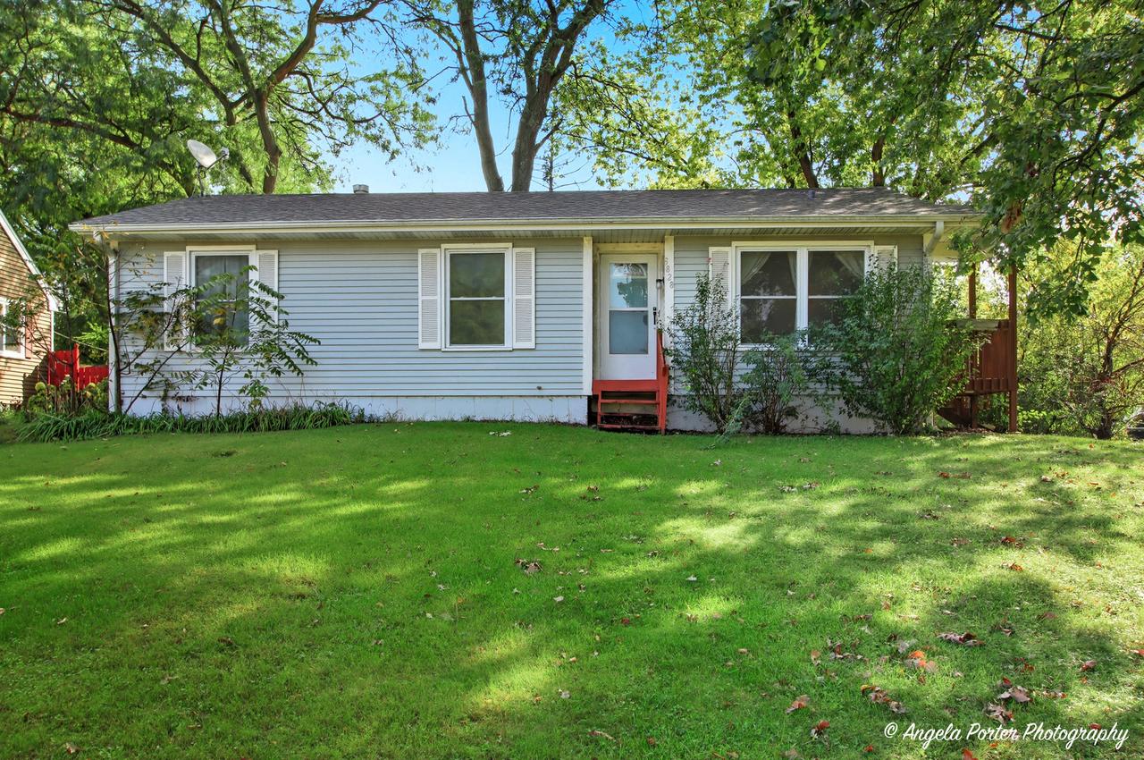 3828 Eastway Dr., Island Lake, IL 60042