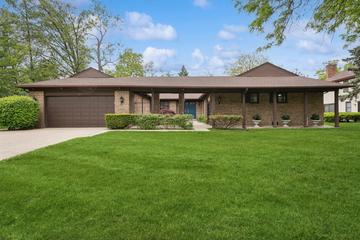 3651 Dauphine Ave., Northbrook, IL 60062