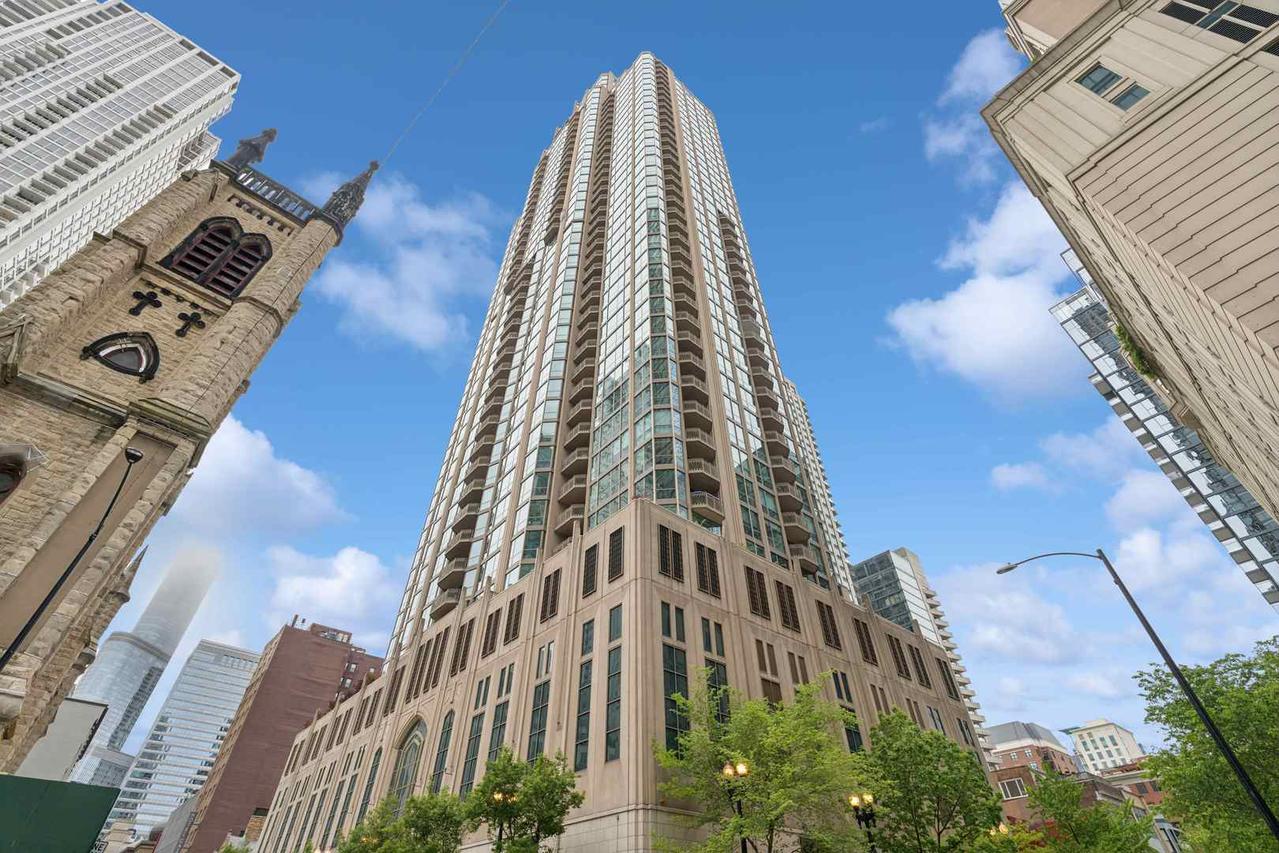21 E Huron St. #706, Chicago, IL 60611