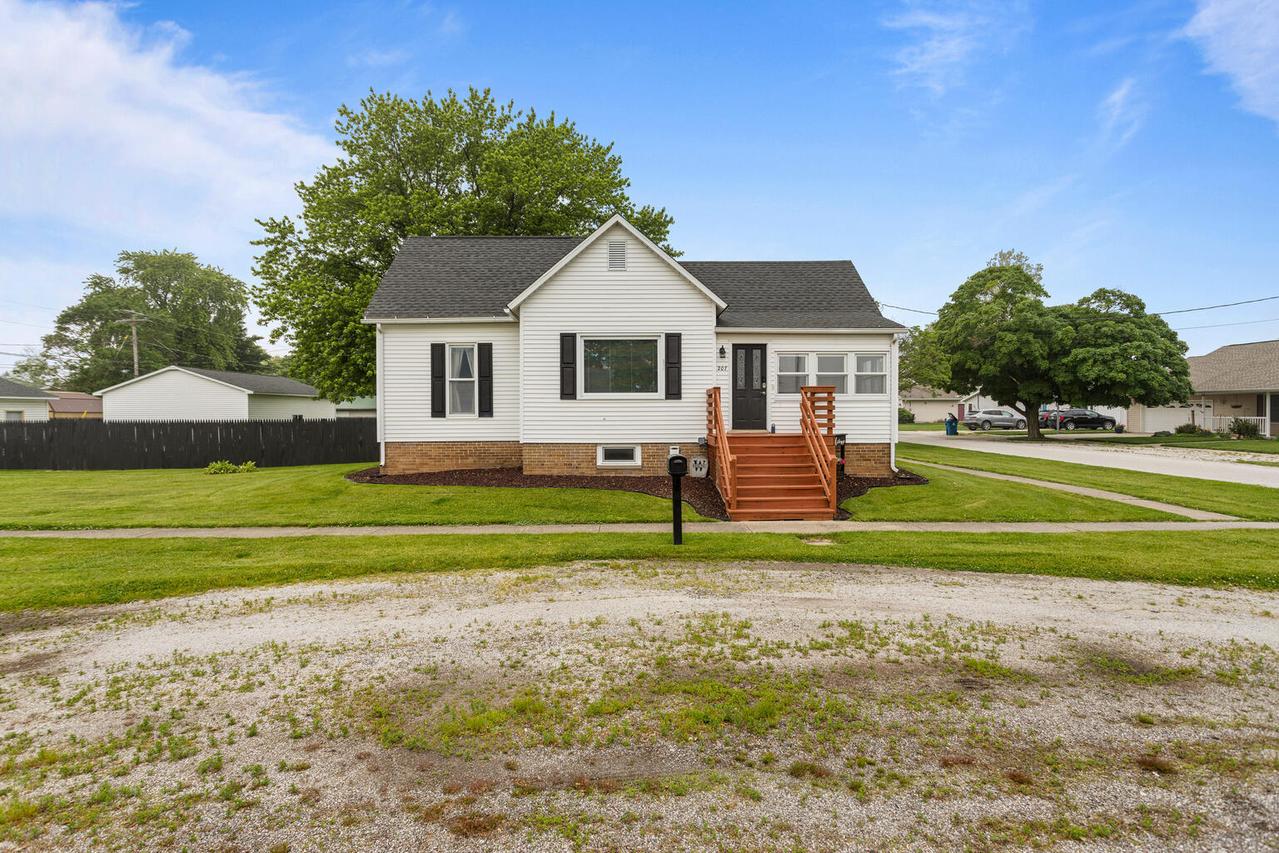 207 N East Ave., Ogden, IL 61859