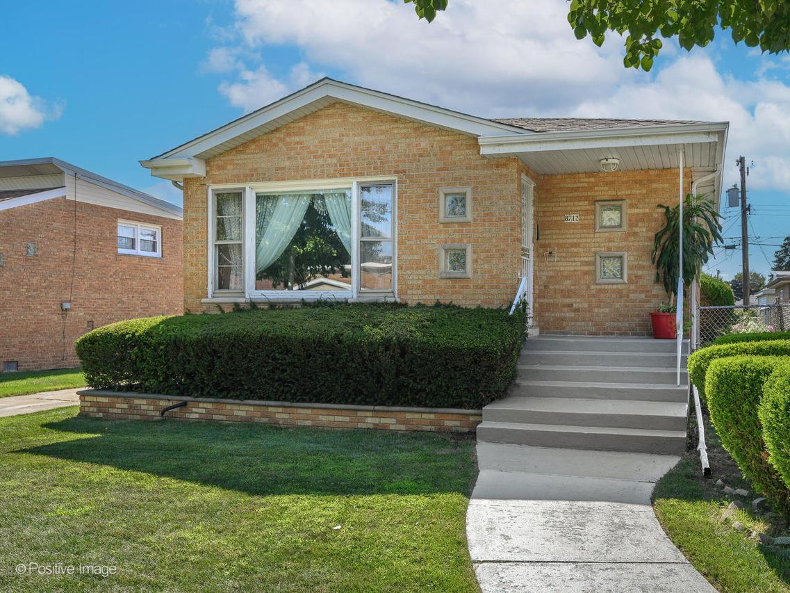 8712 Tulley Ave., Oak Lawn, IL 60453
