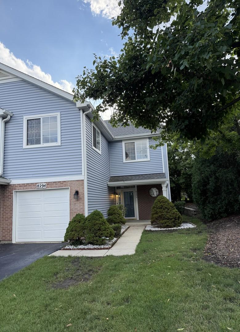 8294 Sweetwater Ct., Darien, IL 60561
