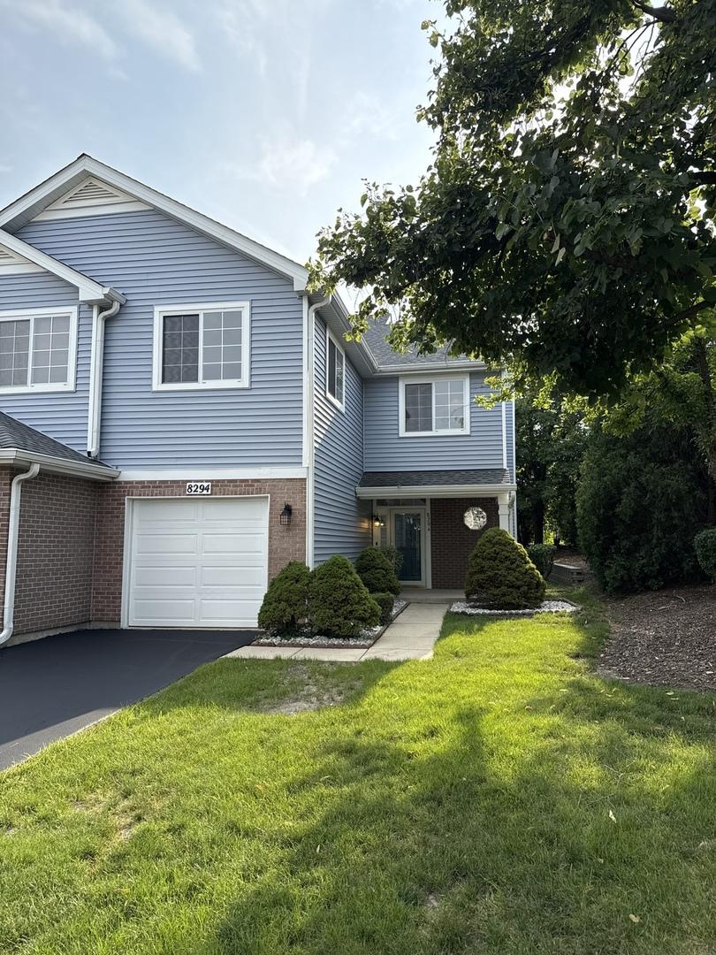 8294 Sweetwater Ct., Darien, IL 60561