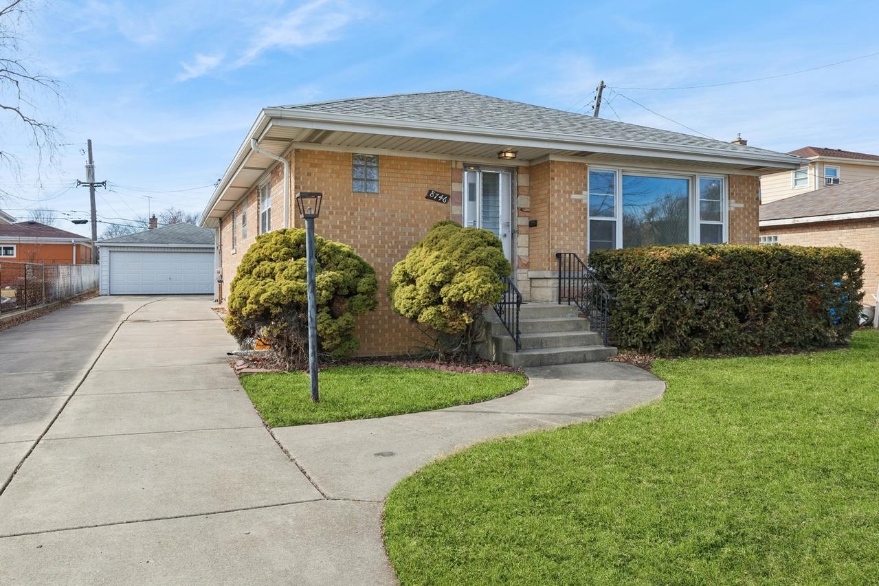 8746 N Ozark Ave., Niles, IL 60714