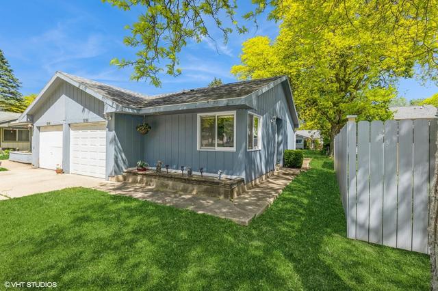 1214 Thomas Dr., Woodstock, IL 60098