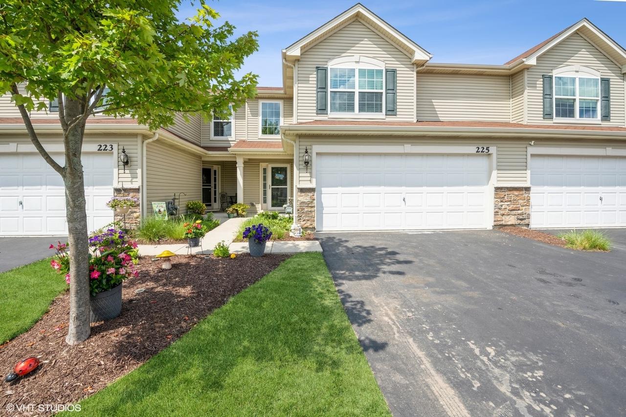 225 Wildmeadow Ln., Woodstock, IL 60098
