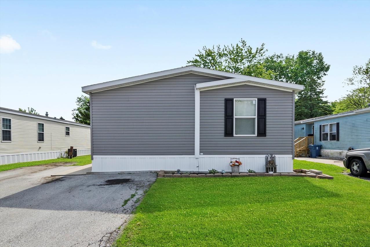 33 Cherry Ln., Bourbonnais, IL 60914