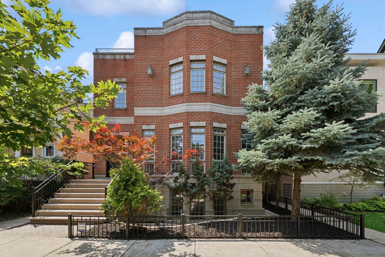 2025 W Hutchinson St., Chicago, IL 60618