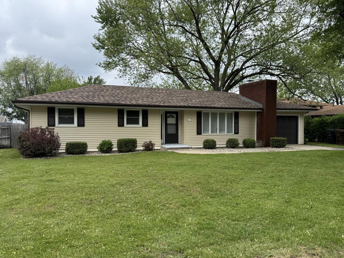 29 E Circle Dr., St. Anne, IL 60964