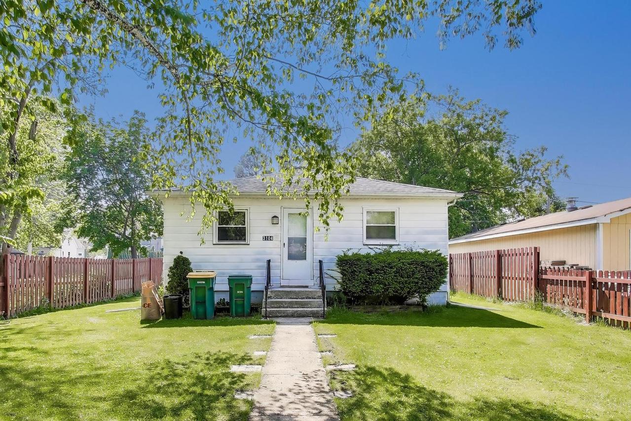 3104 Elizabeth Ave., Zion, IL 60099