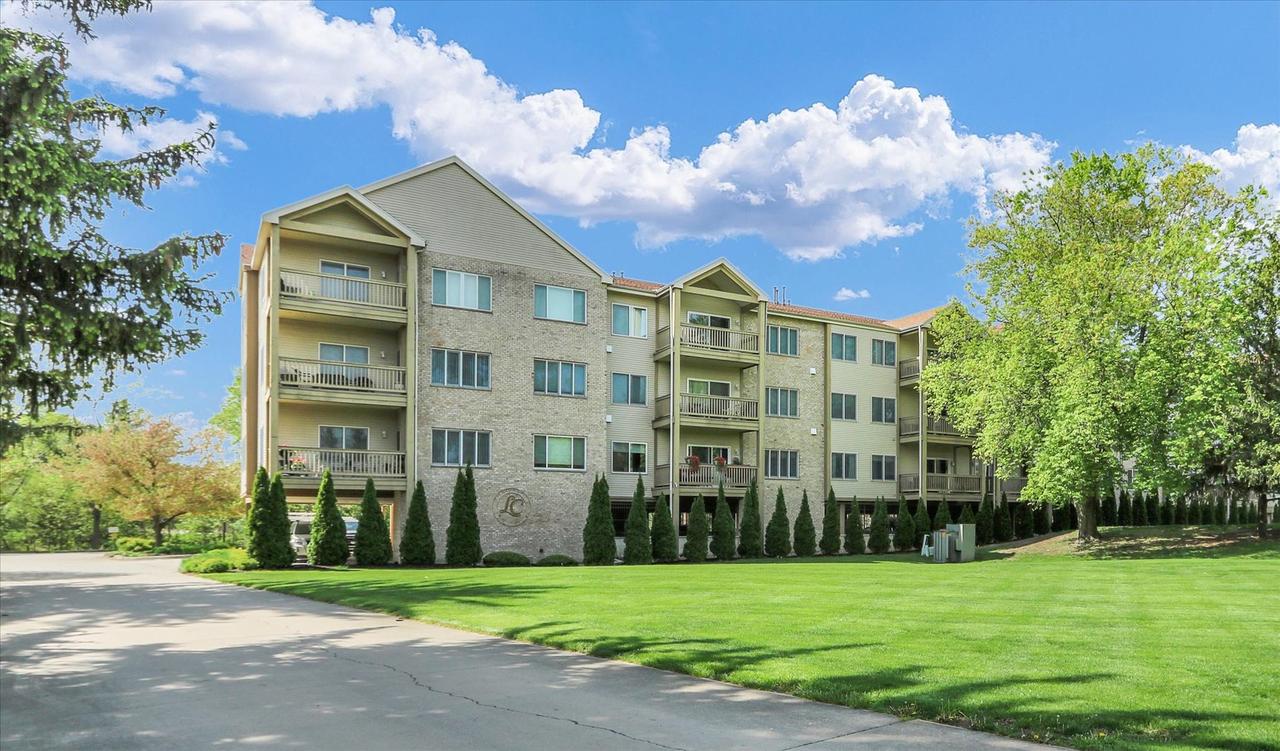 3801 Clubhouse Dr. #103, Champaign, IL 61822