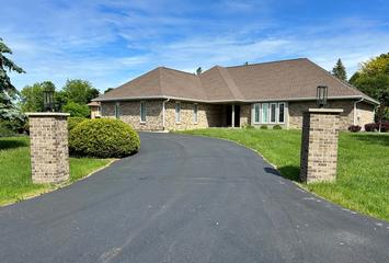 9317 Firth Ct., Lakewood, IL 60014