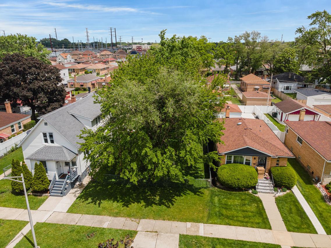 511 Linden Ave., Bellwood, IL 60104
