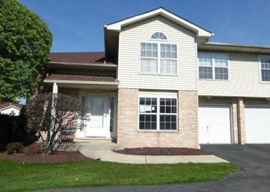 7254 Terrace Dr. #47, Justice, IL 60458