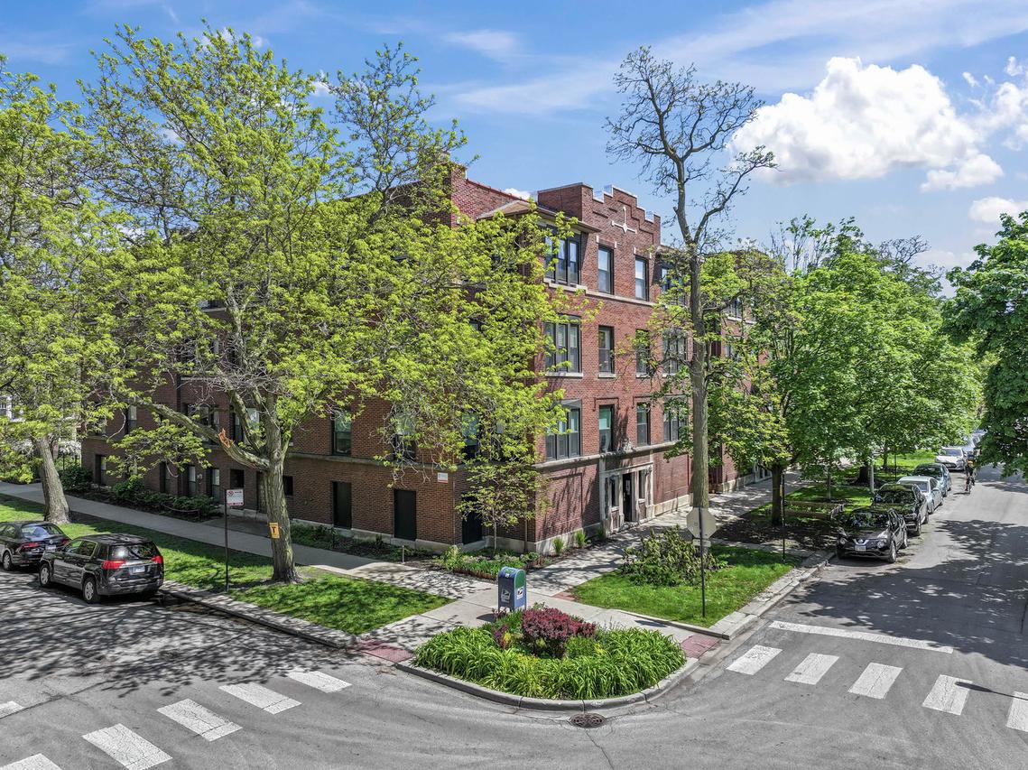 7029 N Greenview Ave. #2S, Chicago, IL 60626