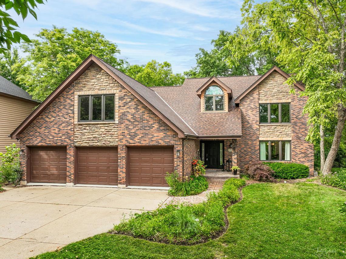 2734 Alyssa Dr., Naperville, IL 60565