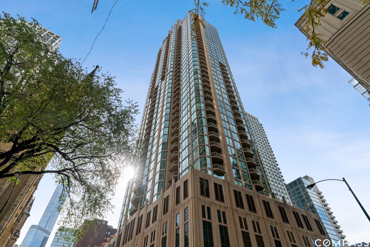 21 E Huron St. #3301, Chicago, IL 60611