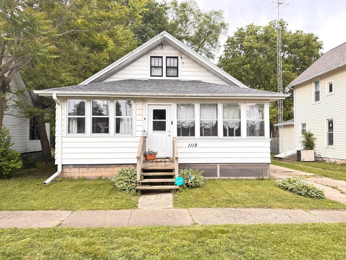 1118 W 4th St., Dixon, IL 61021