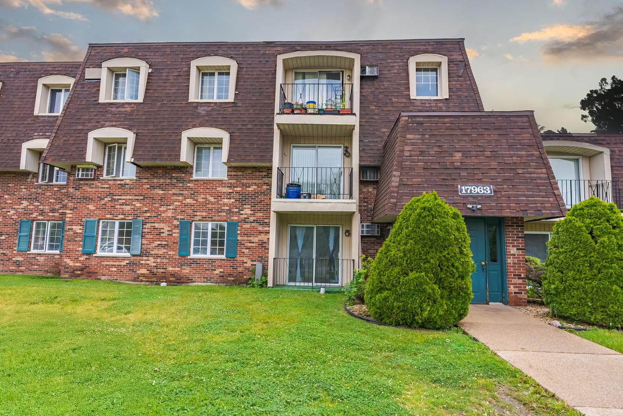 17963 Amherst Ct. #102, Country Club Hills, IL 60478