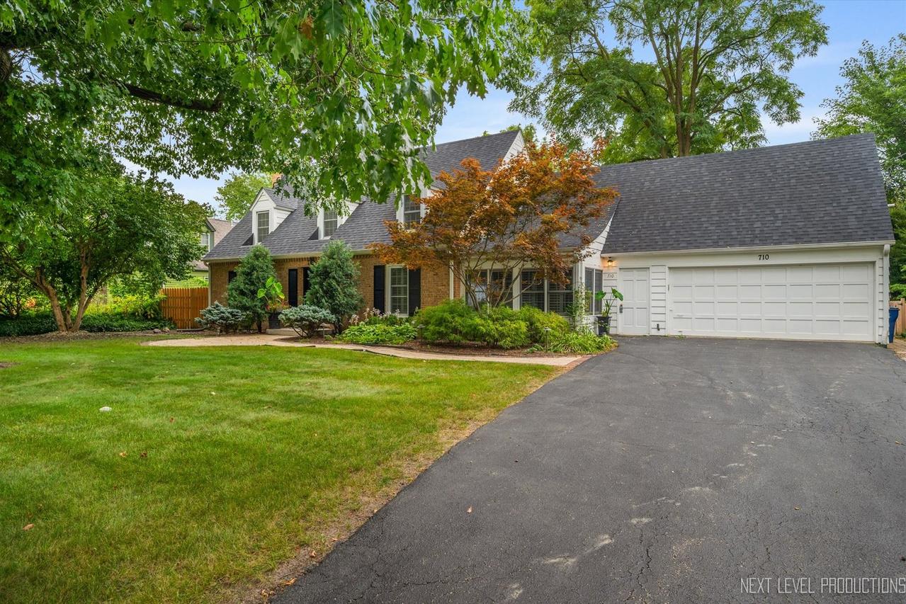 710 Peck Rd., Geneva, IL 60134