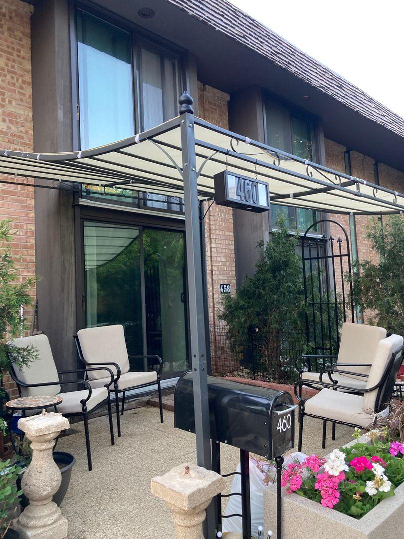 460 W Russell St., Barrington, IL 60010