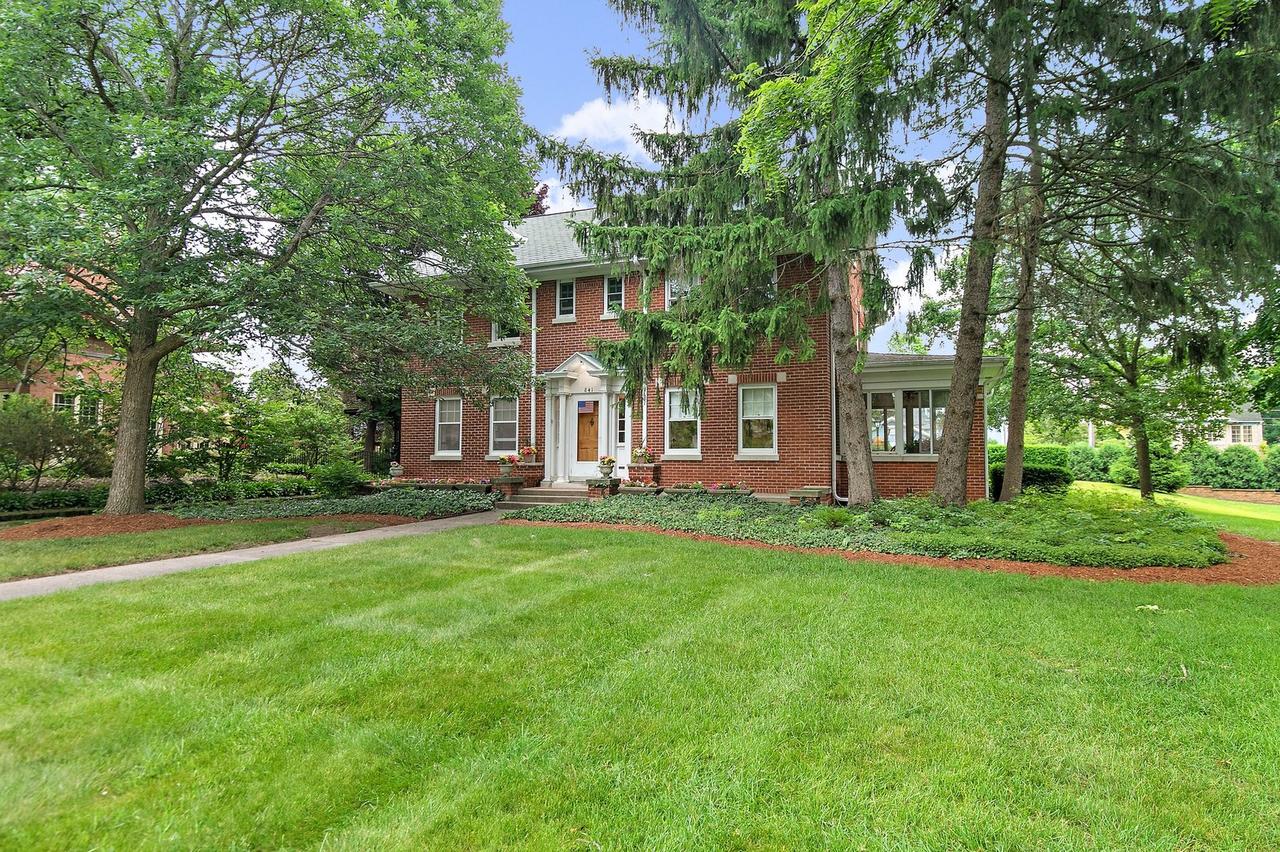841 Douglas Ave., Elgin, IL 60120