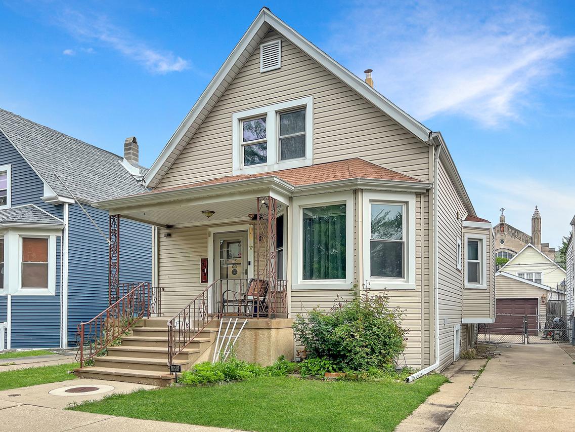4162 W Eddy St., Chicago, IL 60641