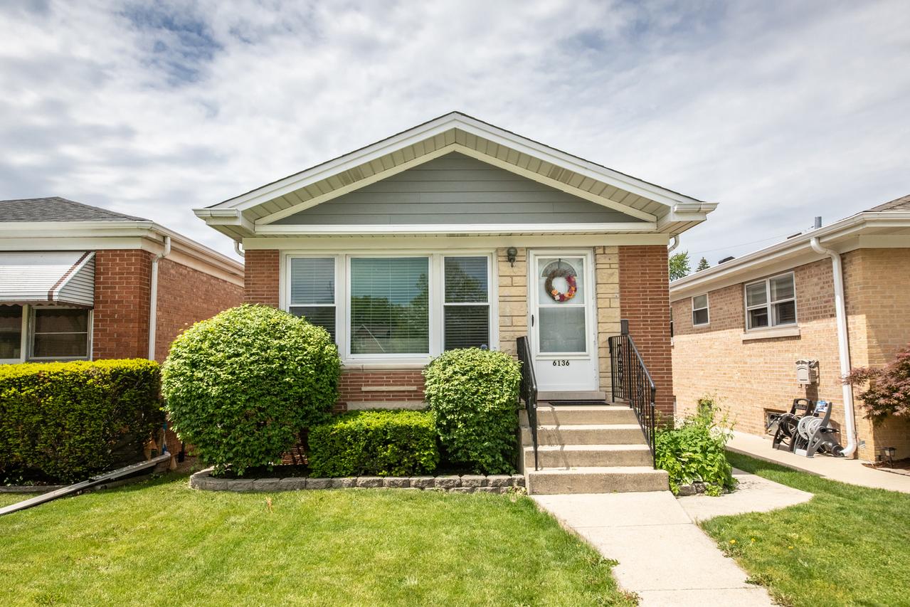 6136 N Nagle Ave., Chicago, IL 60646