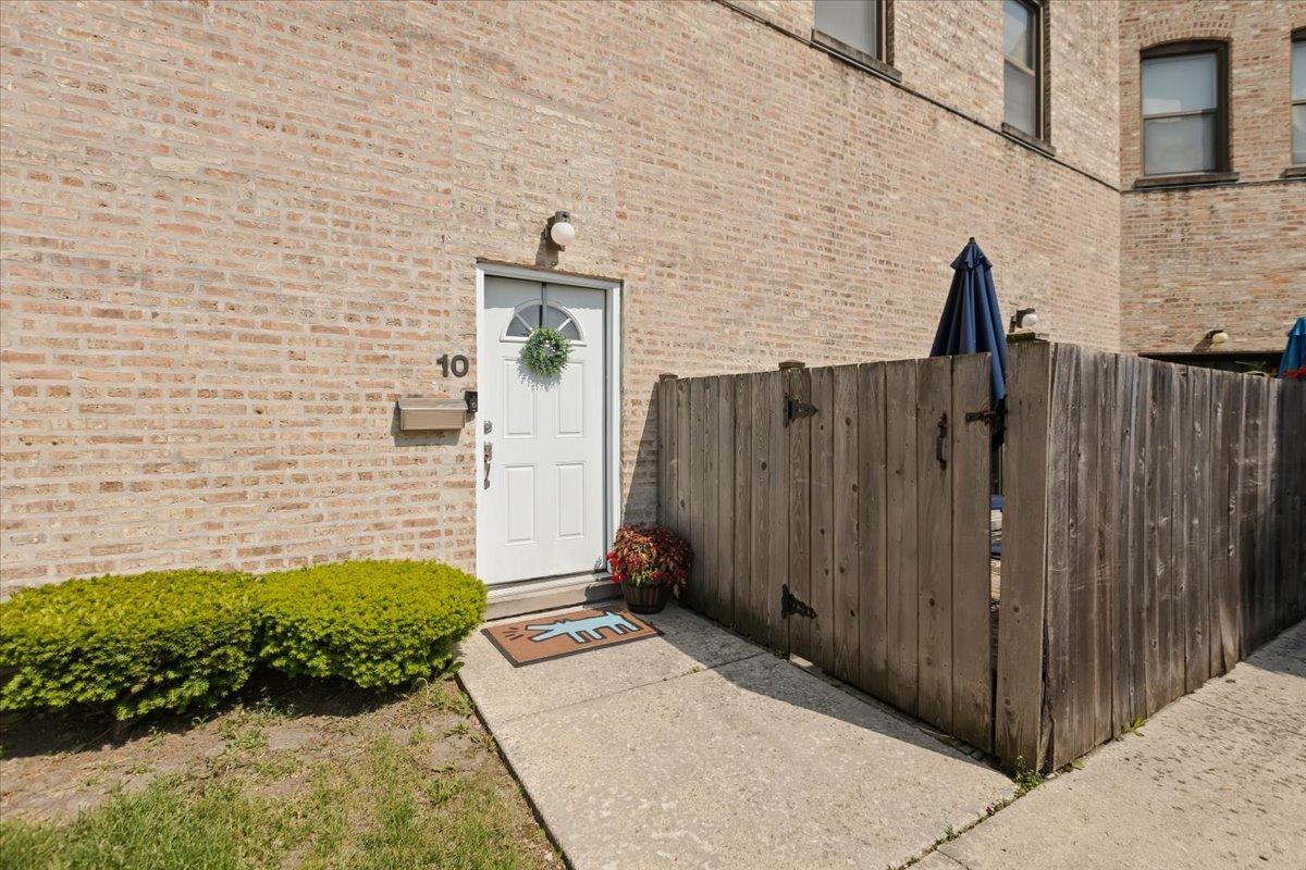 3713 Grand Blvd. #10, Brookfield, IL 60513
