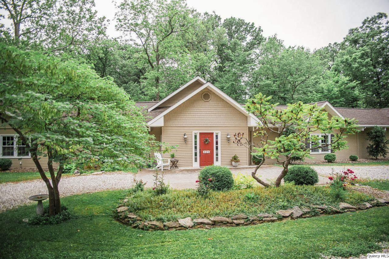 825 Ridgewood Dr., Quincy, IL 62301