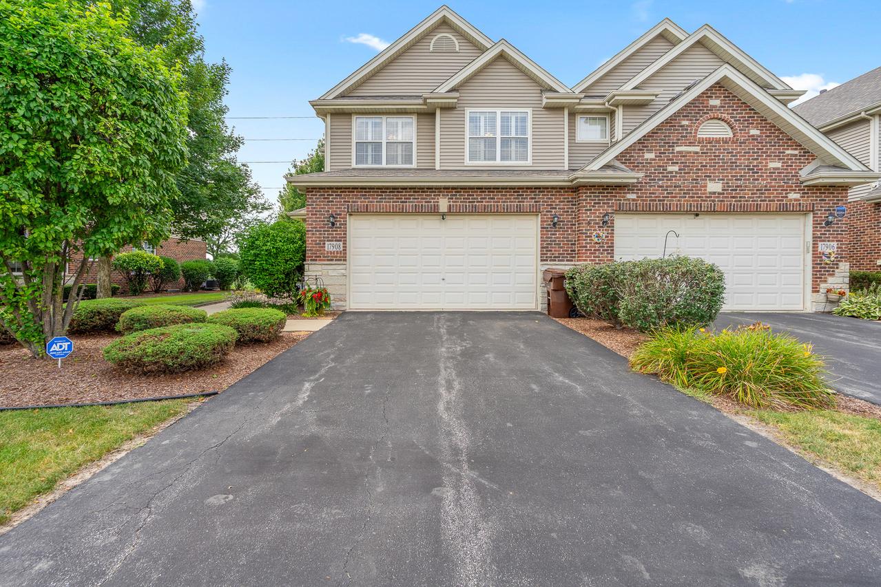 17908 Iroquois Trace, Tinley Park, IL 60477