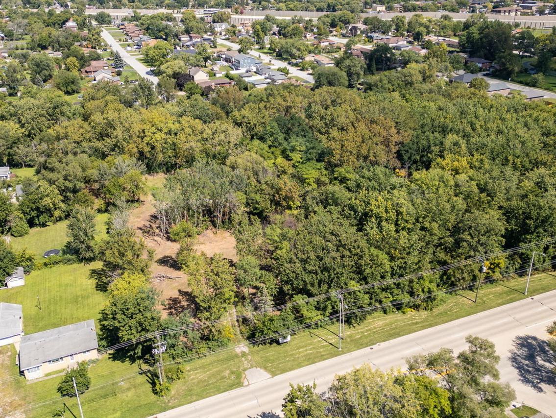 8400 W 87th St., Hickory Hills, IL 60457