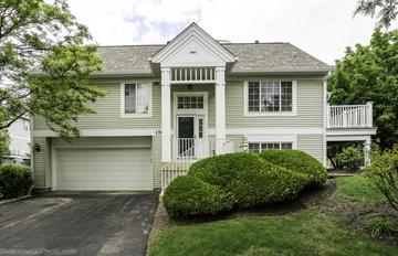 150 Lucerne Ct., Wheeling, IL 60090