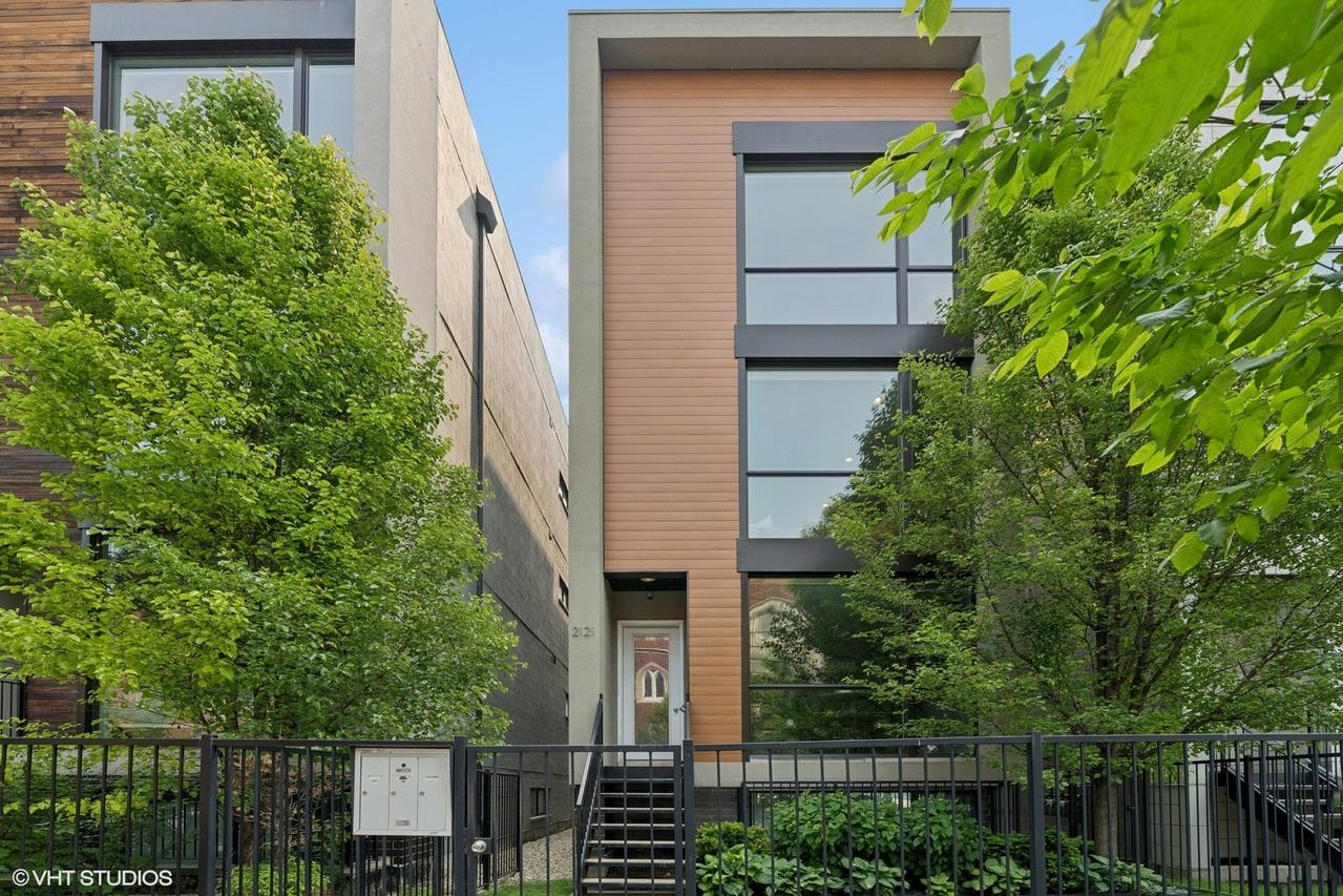 2121 N Mozart St. #2, Chicago, IL 60647
