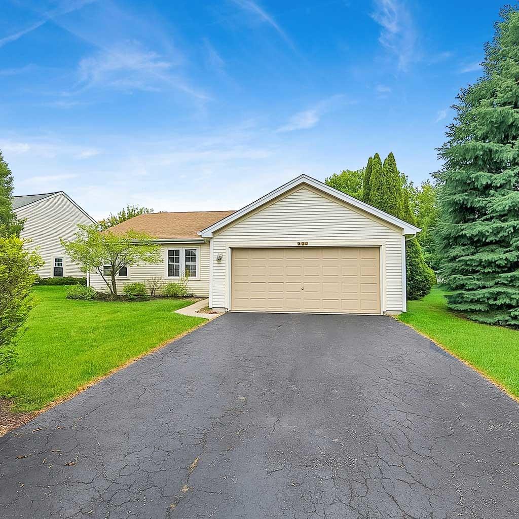 1499 Raven Dr., Bolingbrook, IL 60490