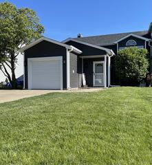 303 Meadows Dr., Sugar Grove, IL 60554