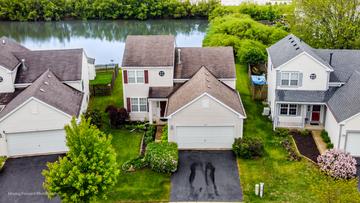 109 Centennial Dr., Hainesville, IL 60073