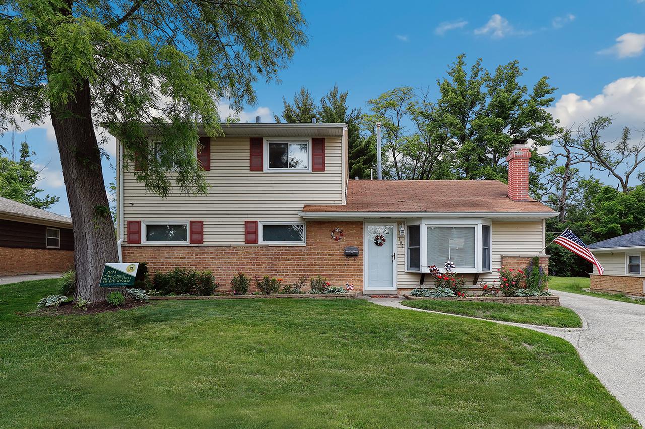 106 Blackhawk Dr., Park Forest, IL 60466